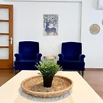 & Spacious Flat - No5 *