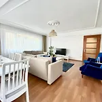 & Spacious Flat - No5 Istanbul