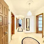 & Spacious Flat - No5