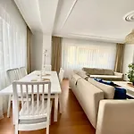 Apartment & Spacious Flat - No5 *