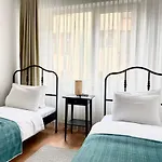 & Spacious Flat - No5 *