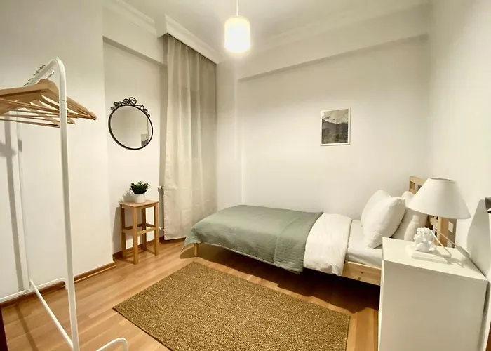 Апартаменты & Spacious Flat - No5