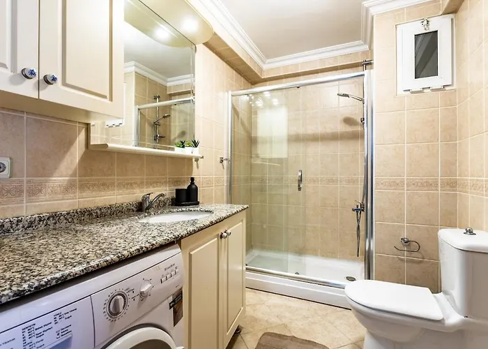 & Spacious Flat - No5 * Стамбул