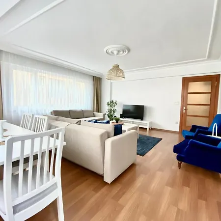 & Spacious Flat - No5 Istanbul