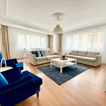 & Spacious Flat - No5 Apartment