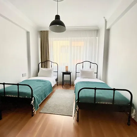 Apartment & Spacious Flat - No5