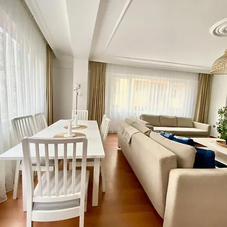 Apartment & Spacious Flat - No5 *