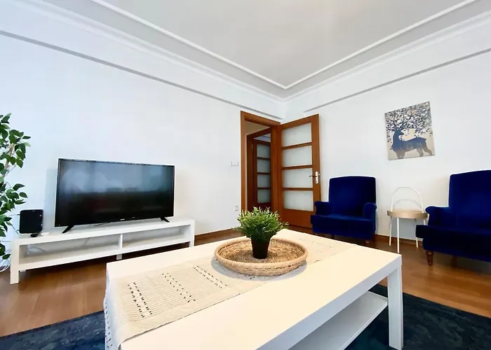 & Spacious Flat - No5 *