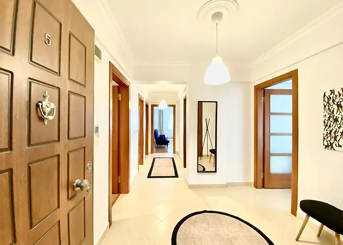 & Spacious Flat - No5