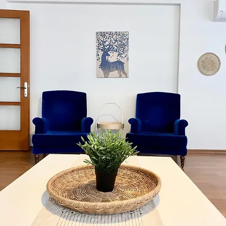 & Spacious Flat - No5 *