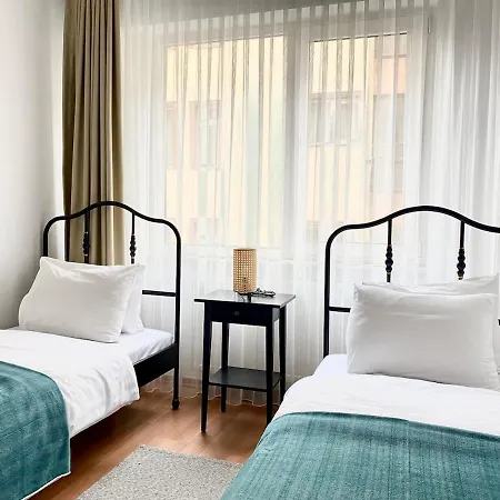 & Spacious Flat - No5 *