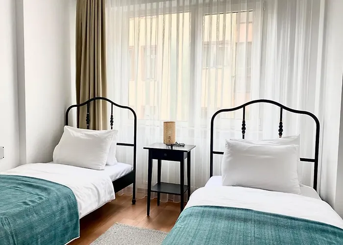 & Spacious Flat - No5 *