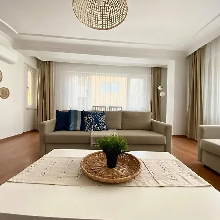 & Spacious Flat - No5