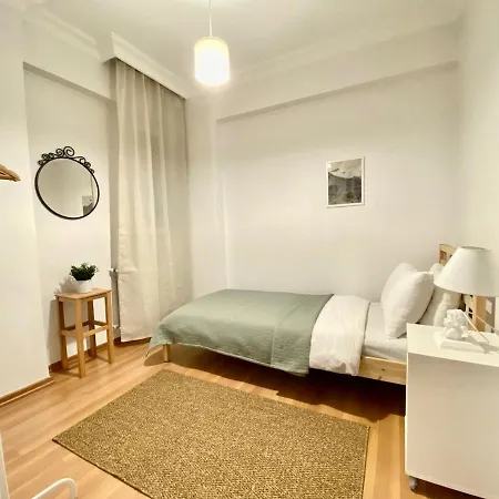 & Spacious Flat - No5 *