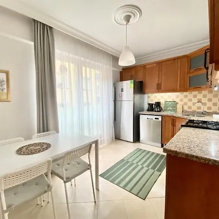 Apartment & Spacious Flat - No5