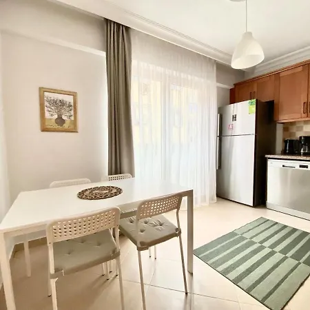 & Spacious Flat - No5 *